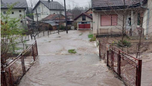 Uslijed obilnih padavina poplave u Bihaću, aktivirana klizišta, porast vodostaja Une