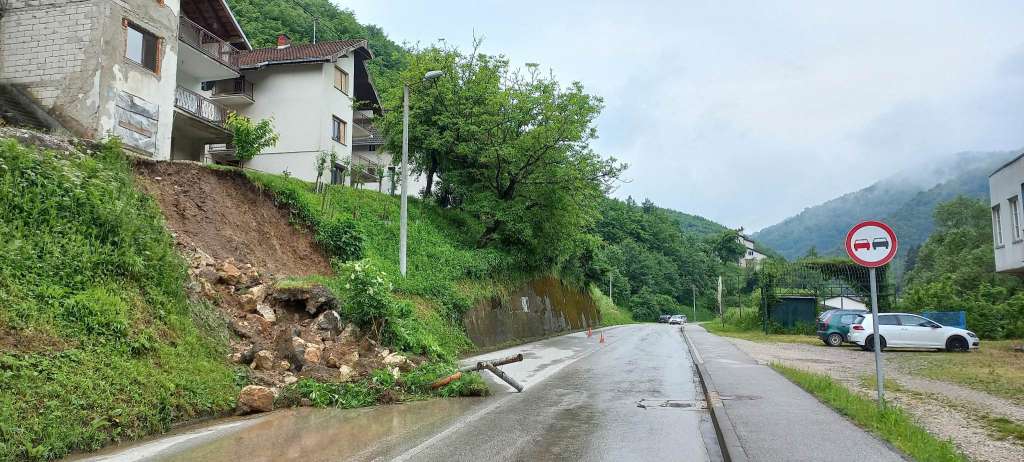 Usljed nevremena na području Srebrenice aktivirana klizišta