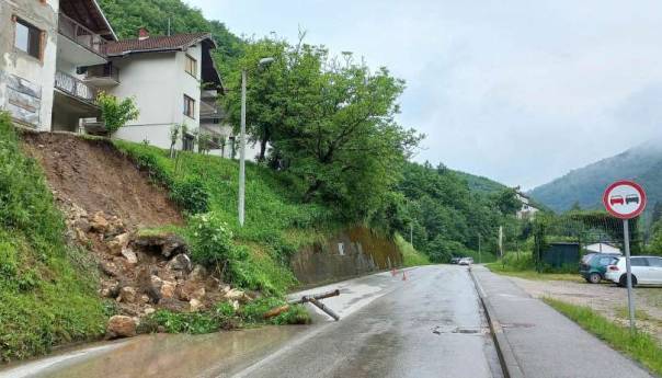 Usljed nevremena na području Srebrenice aktivirana klizišta