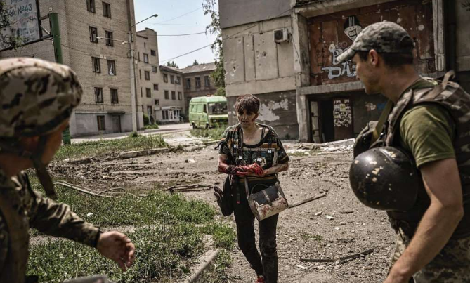 Uslovi u kojima preživljavaju civili u bunkerima ispod fabrike Azot su alarmantni