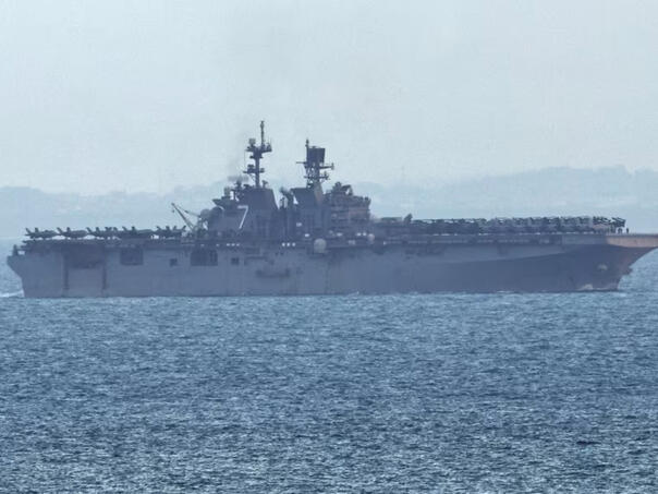 USS Tripoli s pojačanjem marinaca plovi prema Bliskom istoku