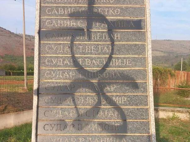Ustaški simboli osvanuli na pravoslavnom groblju kod Mostara