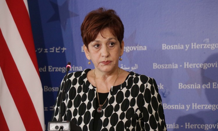 Ustav se mora promijeniti i moramo na tom planu raditi