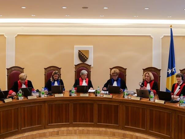 Ustavni sud obustavio nastavni plan po kojem se u RS uči o zločincima