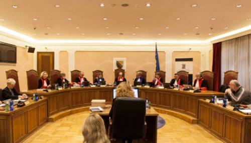Ustavni sud odgodio odlučivanje o Schmidtovim odlukama