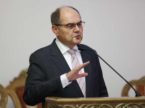 Ustavni sud: Schmidtovi amandmani diskriminišu Ostale