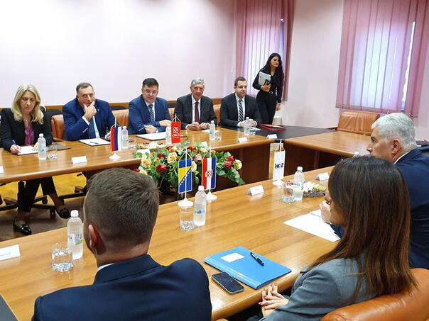 Ustavni sud zadnja brana secesiji, SAD uputile poruku Dodiku i Čoviću