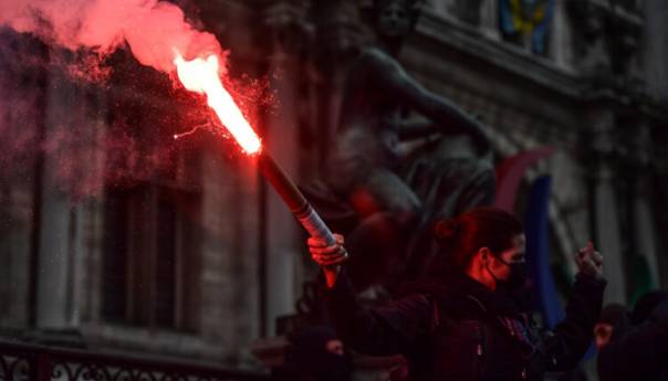 Ustavno vijeće potvrdilo Macronovu penzionu reformu