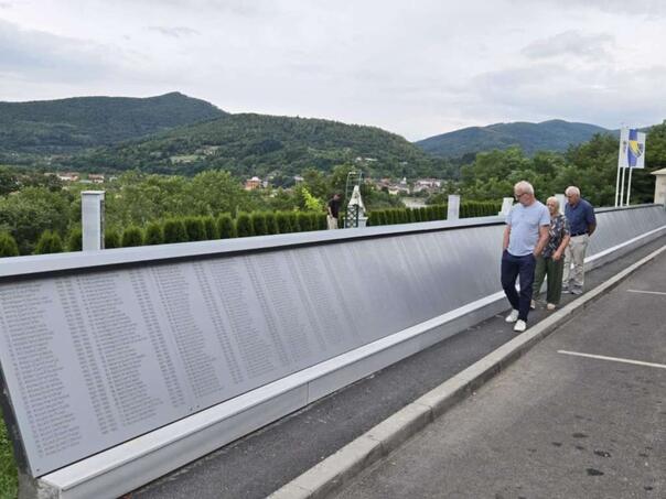 Ustikolina: Urađen zid sa imenima 2.360 ubijenih Fočaka