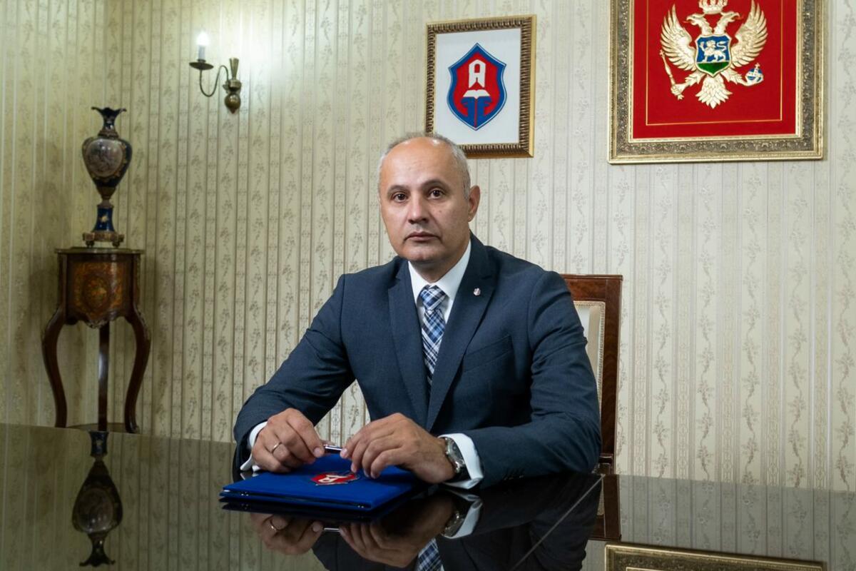 Ustoličen mitropolit Joanikije, stanje se smirilo, građani razočarani