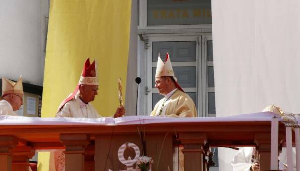 Ustoličen mostarsko-duvanjski biskup Petar Palić