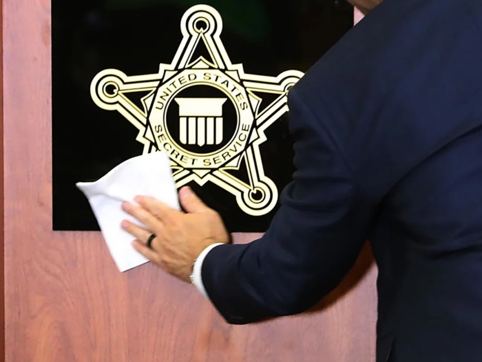 Ustrijeljeni pojedinci koji su pokušali provaliti u vozilo američke vlade