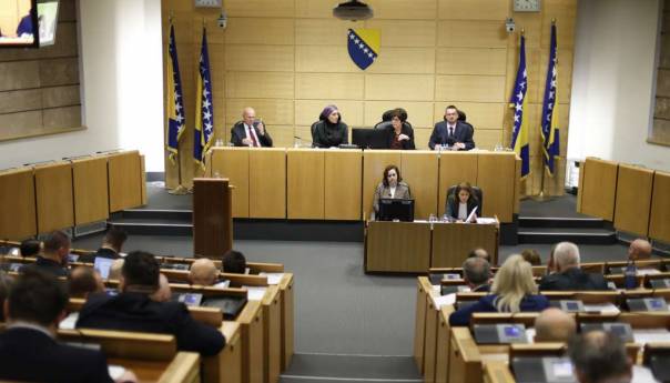 Usvojen budžet FBiH 'težak' 6,7 milijardi KM