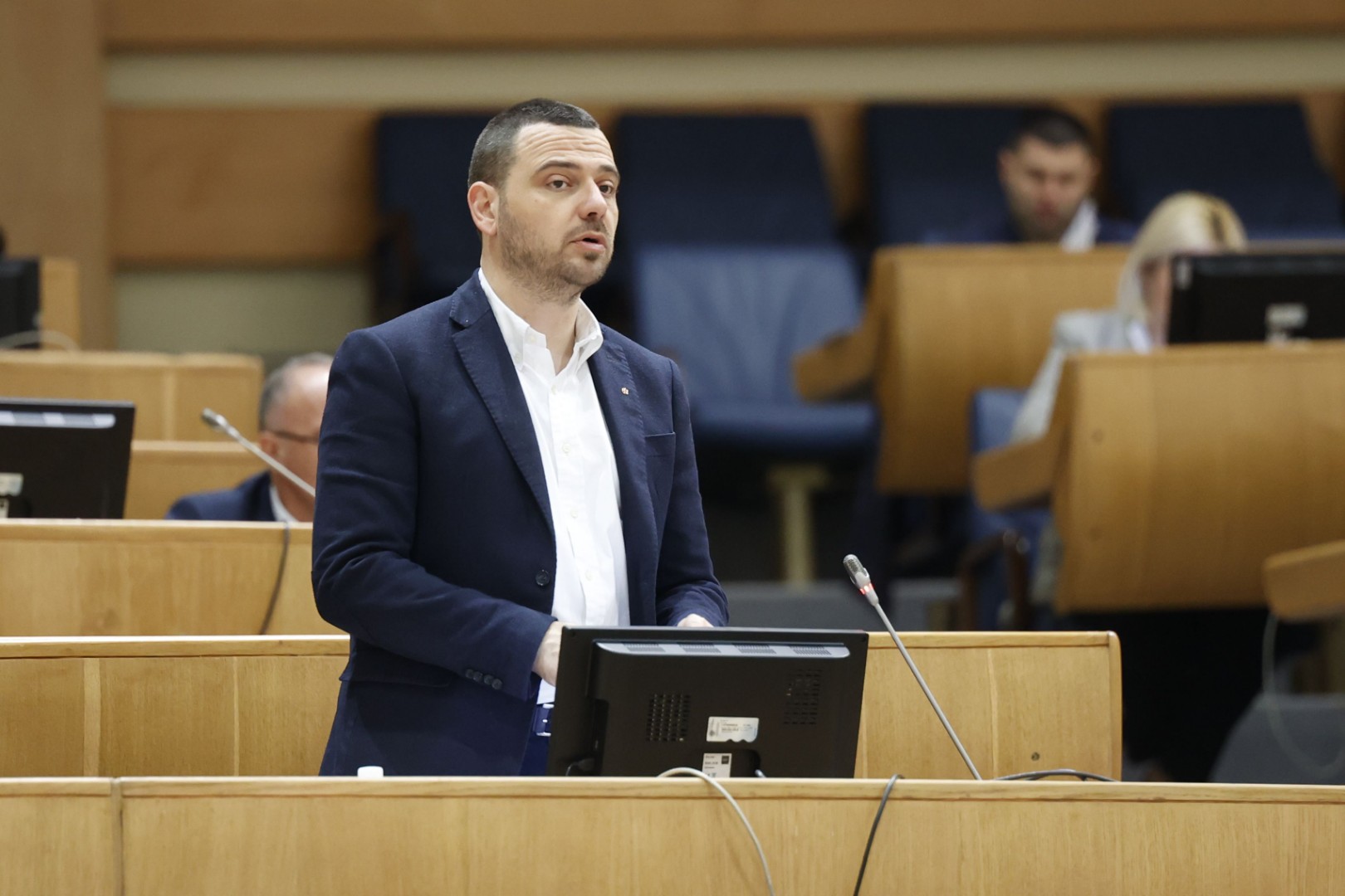 Ukidaju se akcize, gorivo jeftinije do 40 feninga