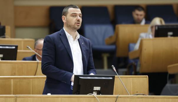 Ukidaju se akcize, gorivo jeftinije do 40 feninga