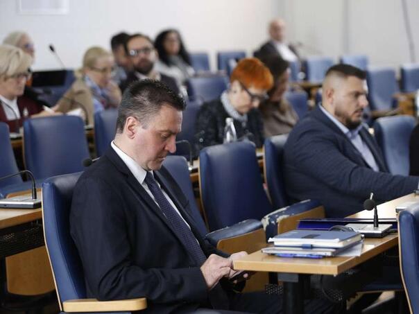 Usvojena Strategija za mlade: Put ka sigurnijoj i perspektivnijoj budućnosti