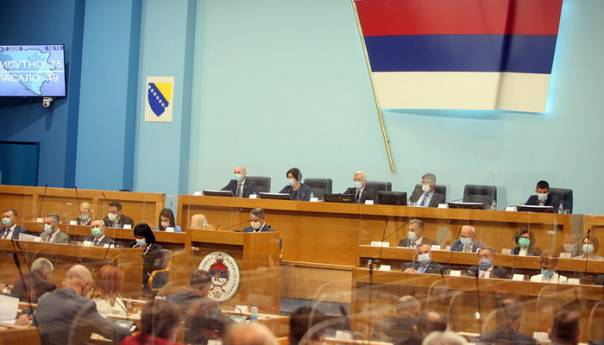 Usvojene odluke o novim zaduženjima RS-a