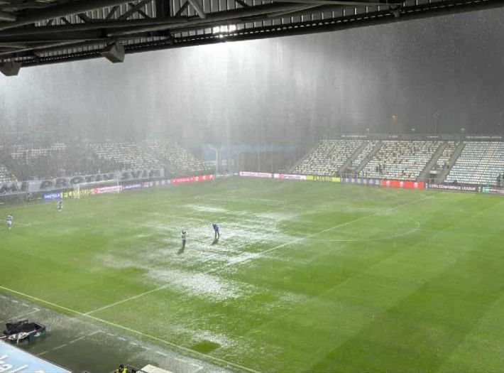 Utakmica Rijeke i Sparte prekinuta zbog nevremena