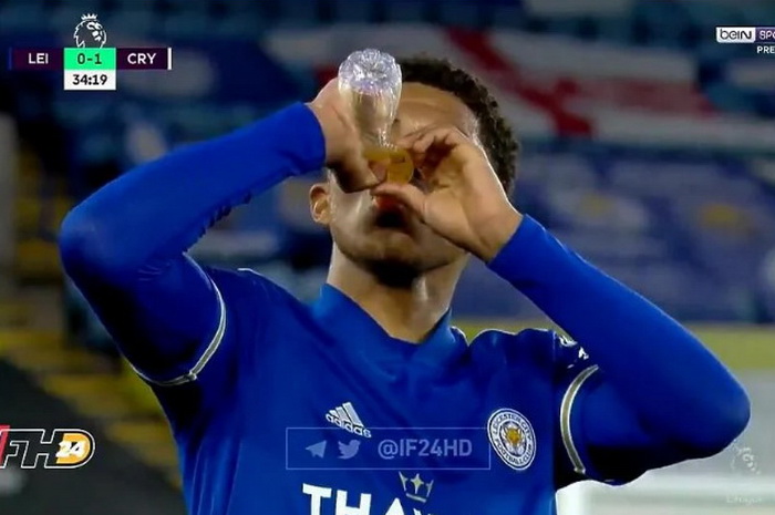 Utakmica u Engleskoj nakratko prekinuta kako bi igrač Leicestera iftario