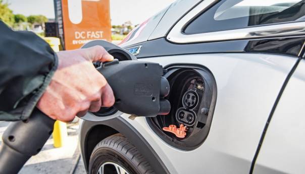 Utrostručena prodaja električnih automobila u EU