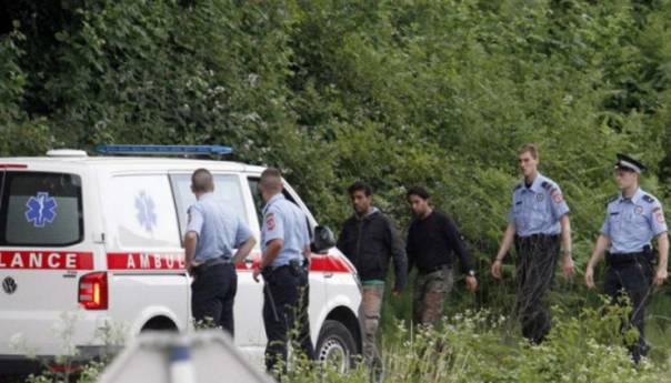 Utvrđen identitet migranta koji je napao policijsku službenicu