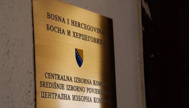 Utvrđeni rezultati prijevremenih izbora za načelnika općina Travnik i Foča