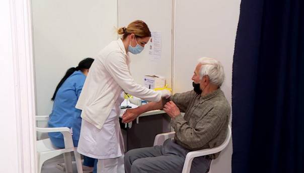 Utvrđeni termini za revakcinaciju Sinopharm i AstraZeneca vakcinama u KS