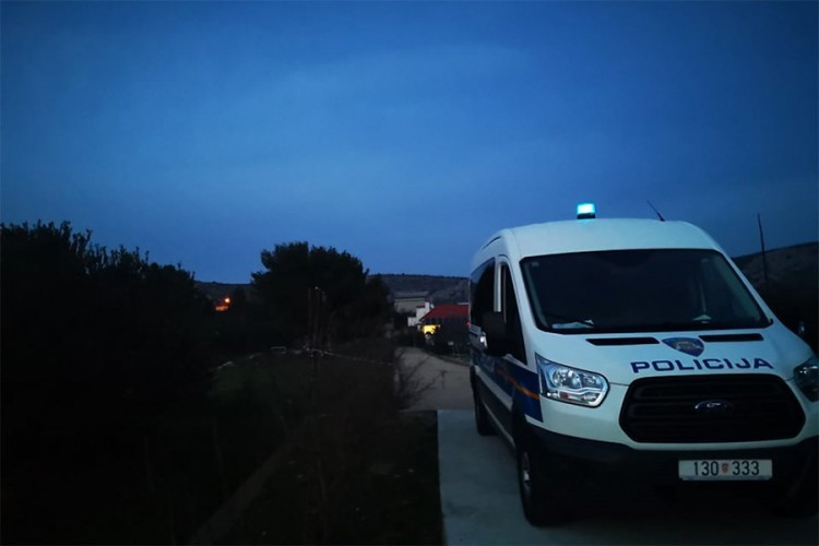 Uviđaj trajao cijelu noć nakon čevorostrukog ubistva u Hrvatskoj