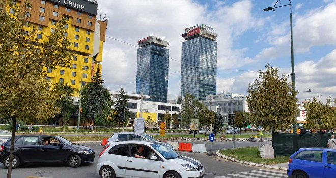 Uvjeti za vožnju povoljni, pretežno suh kolovoz