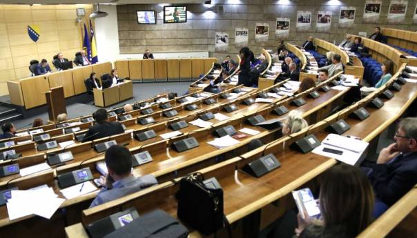 Uvojen Zakon o povećanju naknada za tuđu njegu i pomoć najtežim ratnim invalidima