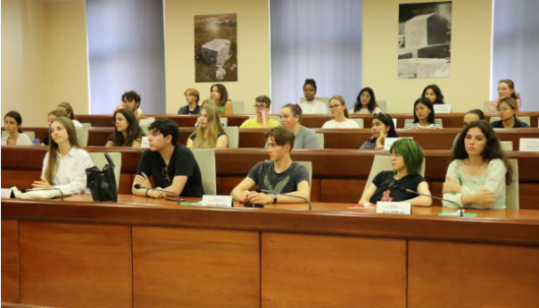 UWC: Učenici iz 59 zemalja svijeta stigli u Mostar