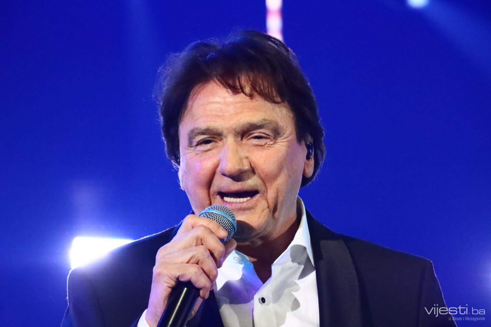 Uz ovacije i emocije: Čola otvorio spektakl u Zetri