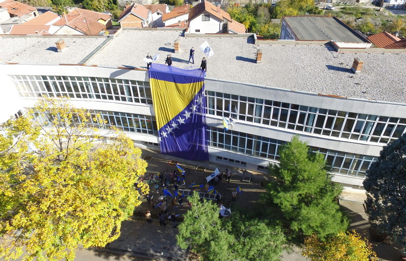 Uz ovakvu školu, naša domovina ima svijetlu budućnost!