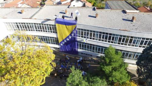 Uz ovakvu školu, naša domovina ima svijetlu budućnost!