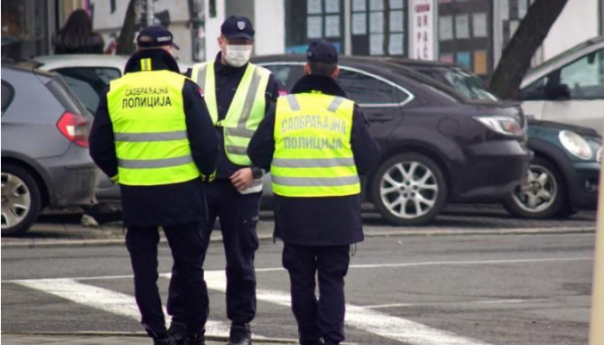 Užas kod Beograda: Majka i dijete skočili sa trećeg sprata