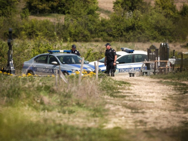 Užas kod Odžaka: Ubio komšiju, pa presudio sebi na groblju