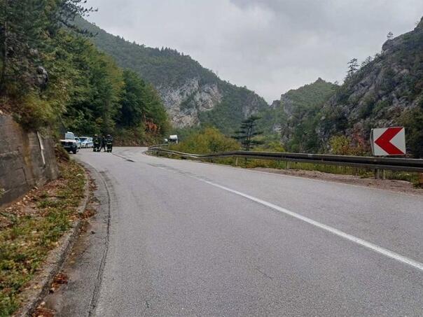 Užas kod Višegrada: Renault sletio u provaliju, dvije žene poginule