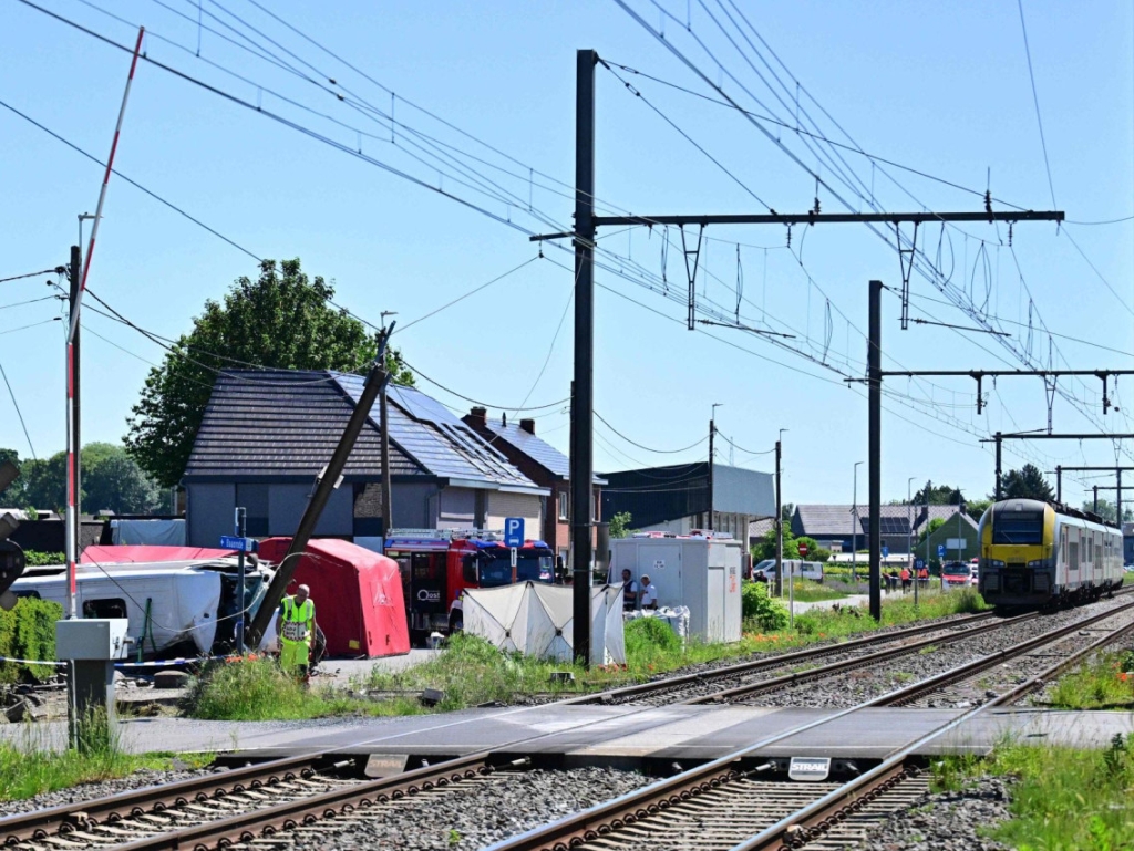 Užas u Belgiji: Voz udario minibus sa djecom sa poteškoćama u razvoju, ima žrtava