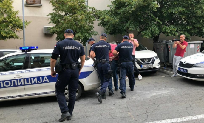 Užas u centru Beograda: Pomahnitali napadač napadao ljude i ubadao ih nožem