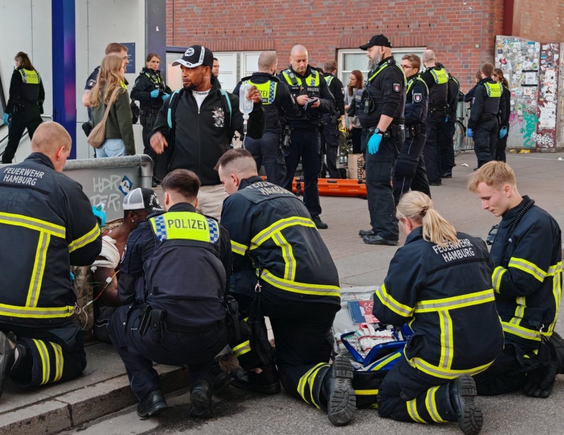 Užas u Hamburgu: Žena izbola 18 ljudi nožem, ima psihičkih problema?