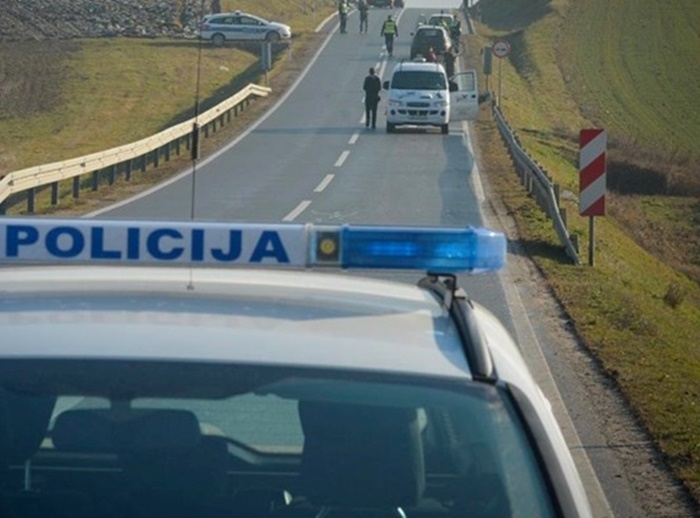 Užas u Hrvatskoj: Muškarac prijetio nožem i sjekirom, povrijedio troje policajaca
