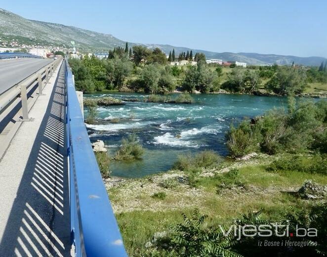 Užas u Mostaru: Iz Neretve izvučeno tijelo muškarca