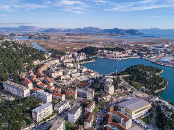 Užas u Pločama: Beba umrla nasilnom smrću!?