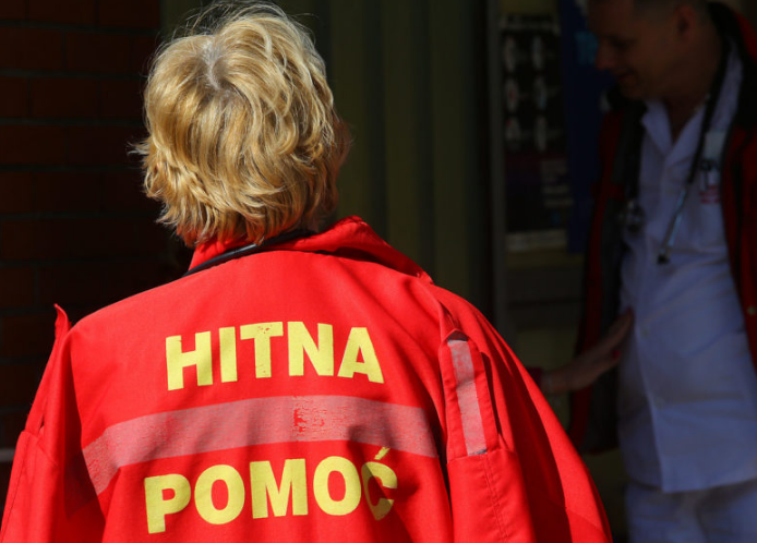 Užas u Prijedoru: Nakon pada sa zgrade, teško povrijeđena djevojčica