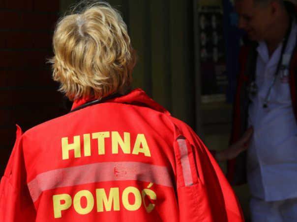 Užas u Prijedoru: Nakon pada sa zgrade, teško povrijeđena djevojčica