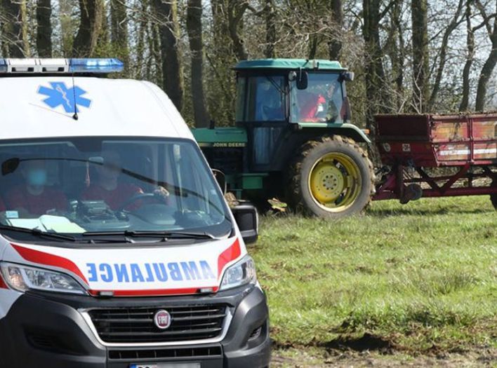 Užas u Srbiji: Otac pregazio sina (1) traktorom