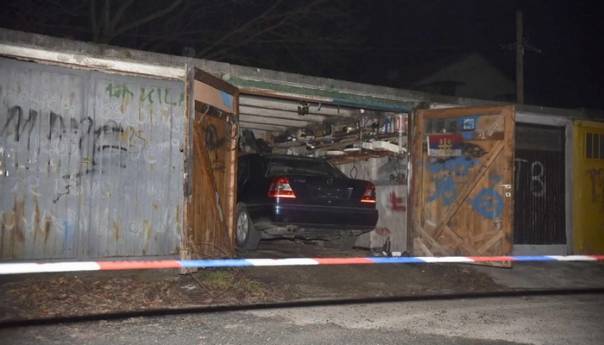 Užas u Zemunu: U automobilu pronađeno beživotno tijelo mladića