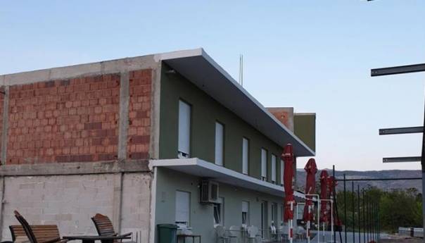 Užasni uvjeti: Vapaji ljudi smještenih u privatni izolatorij u Mostaru