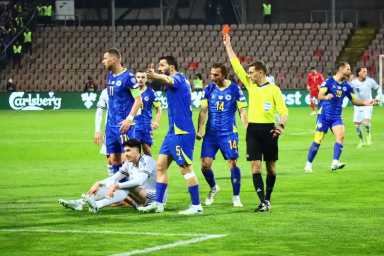 UŽIVO: BiH - Italija 0:1, poluvrijeme u Zenici, imamo igrača više