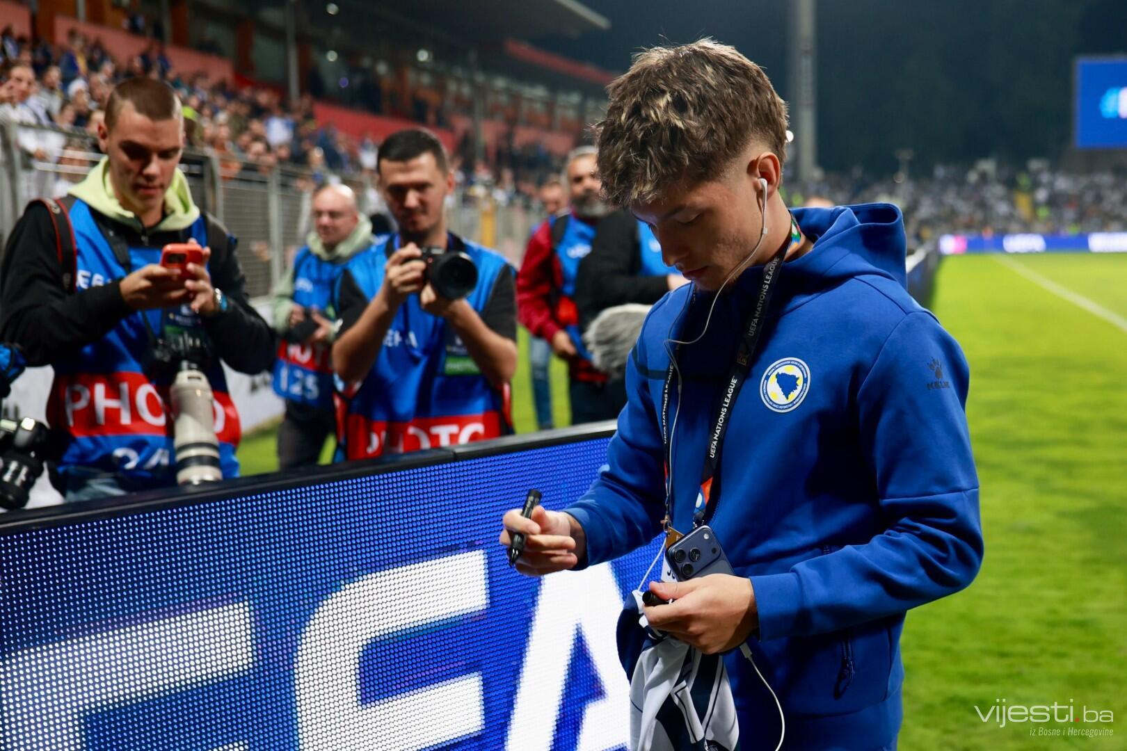 UŽIVO: BiH - Poljska, Barbarez i Zmajevi dočekani velikim ovacijama